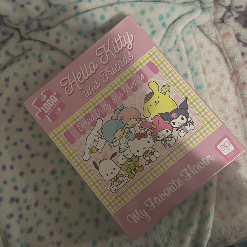 BRAND NEW HELLO KITTY AND FRIENDS PUZZLE